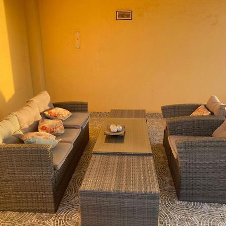 Residence Adja Binta Kane Sour Dakar Buitenkant foto