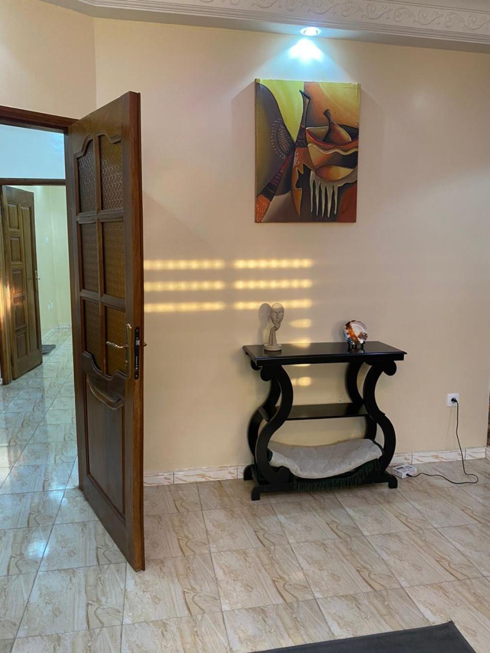 Residence Adja Binta Kane Sour Dakar Buitenkant foto
