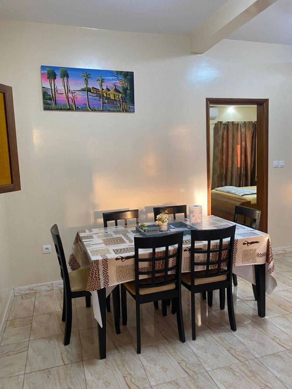 Residence Adja Binta Kane Sour Dakar Buitenkant foto