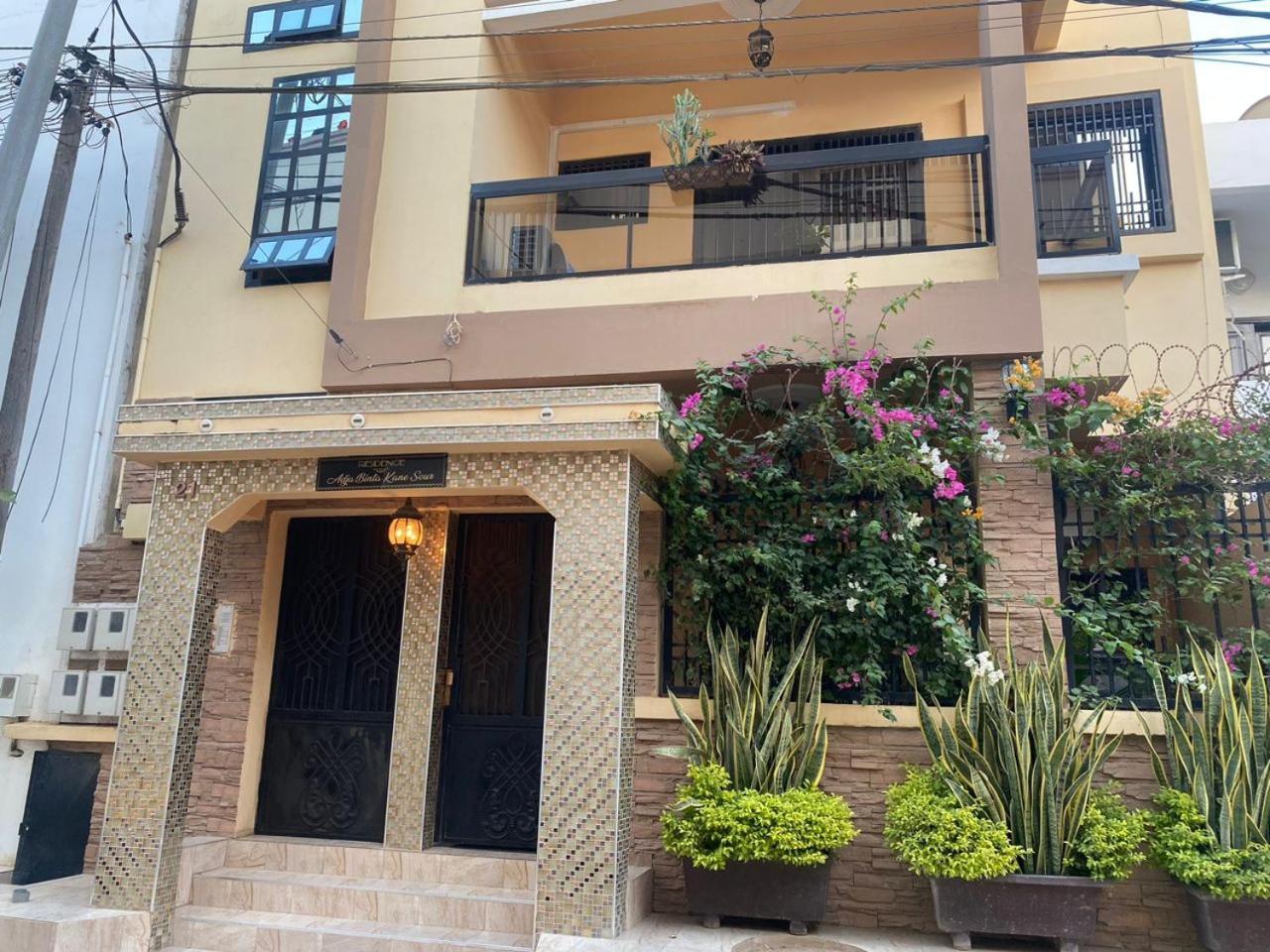Residence Adja Binta Kane Sour Dakar Buitenkant foto