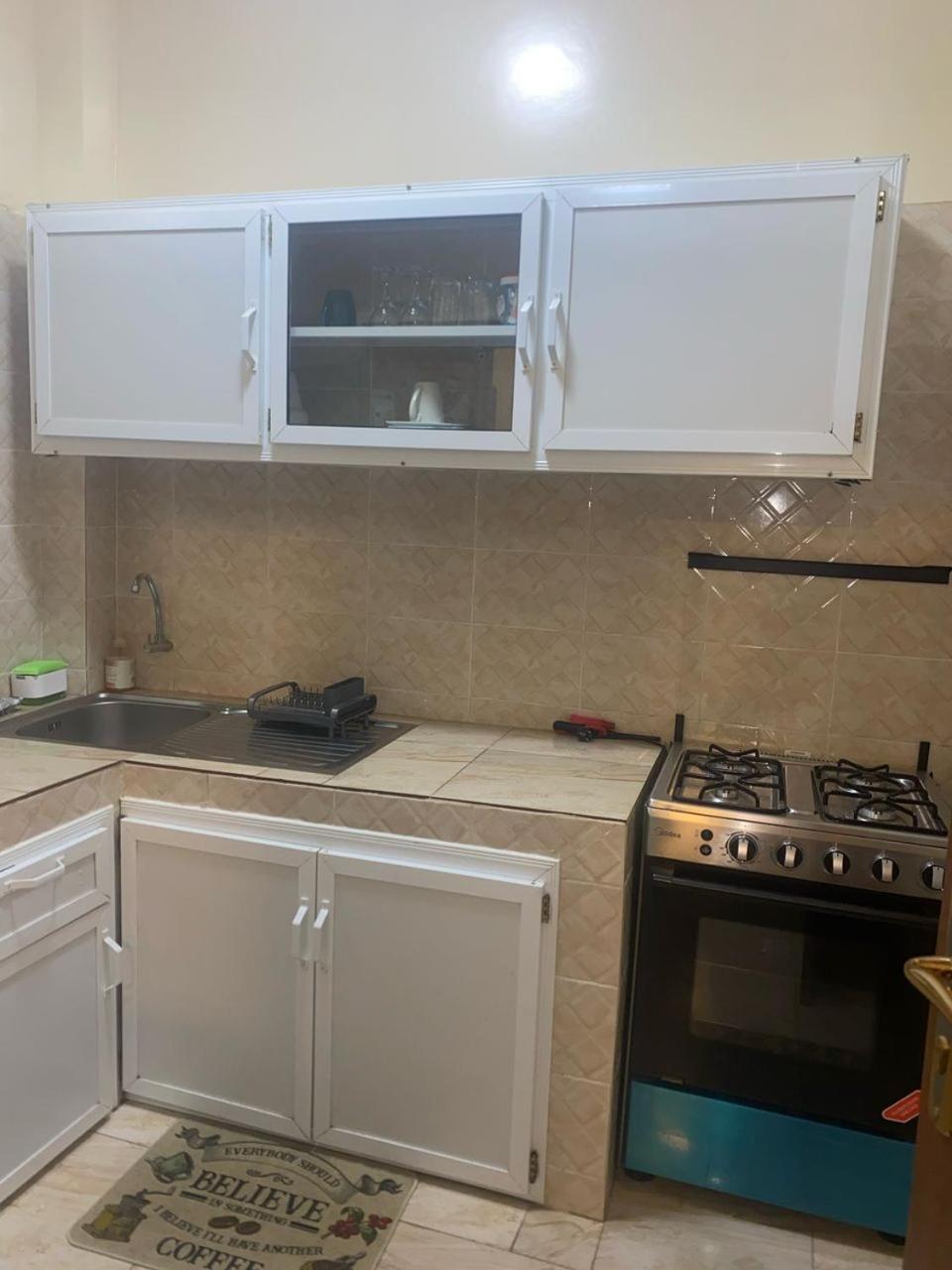 Residence Adja Binta Kane Sour Dakar Buitenkant foto